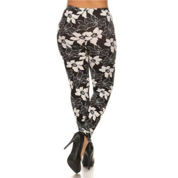 Curvy Plus Black and White Floral Pattern Leggings - Picture 3 of 4